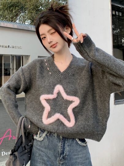 Three-Dimensional Star V-Neck Short Sweater for Women, Suitable for Spring, Autumn, and Winter, Soft and Loose, Lazy Style Knit Top, High-Waisted