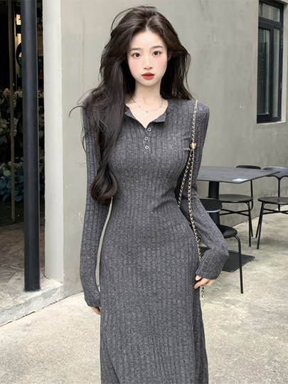 French-Style Half-Open Collar Long-Sleeve Knit Dress for Women, Suitable for Spring, Autumn, and Winter, with a Slim Waist and Fitted Design, Ideal as a Base Layer or Sweater Dress