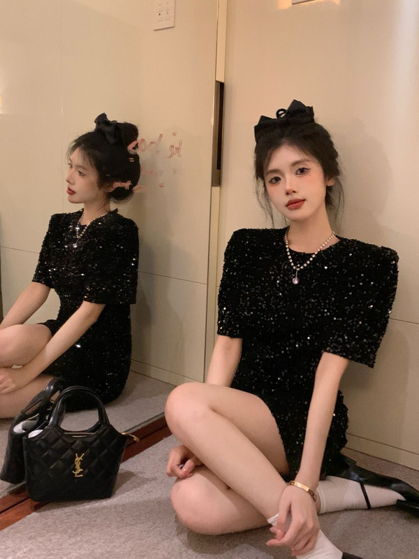 Sparkling Sequin Short-Sleeved Dress for Women, Summer 2025 New Style, French High-End Feel, Waist-Cinching, Slimming, Elegant Little Black Dress