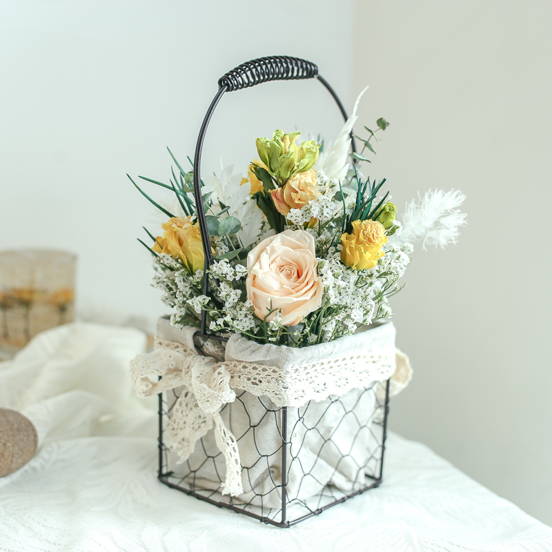 Yongsheng Flower Rose bouquet Desktop Decoration Xiaoqing New Dry Flower Milk Tea Coffee Shop Art Small Pendulum Pieces Iron Art Flowers Blue-Taobao
