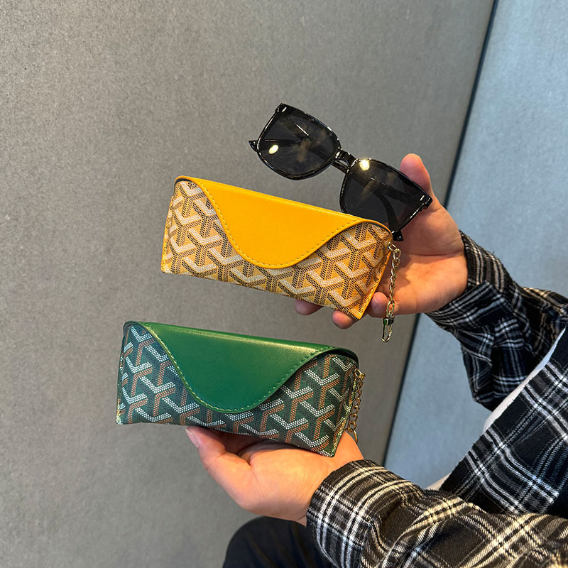 Glasses Storage Bag, Pressure-Resistant, Portable, Protective Case for Men and Women's Myopia Glasses, Hanging Bag, Anti-Drop, Fashionable Sunglasses Case