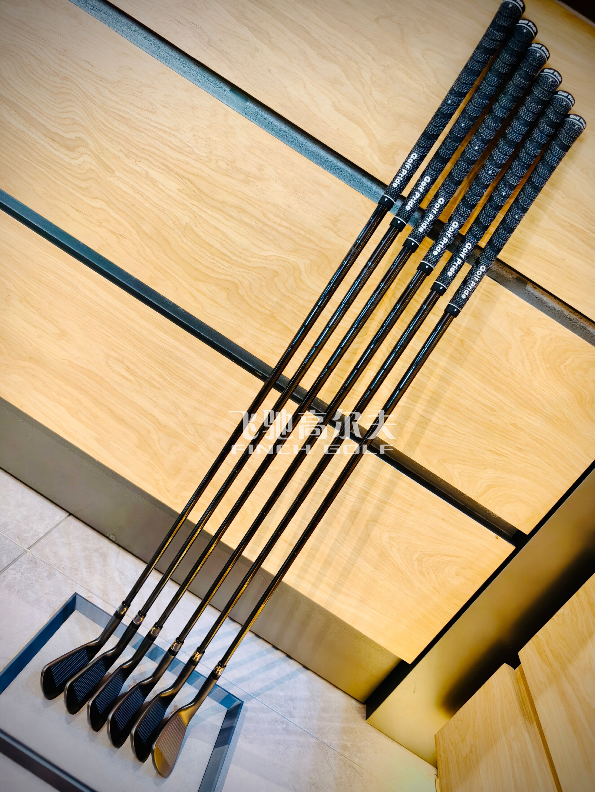 Подлинный MIURA гольф предел хардкор Полунож КМ700 черный день Ковкость хардкор Миура хардкор 