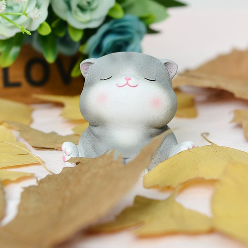 Подарок на день рождения женщина подруга подруга девушки с практическими милыми маленькими творческими друзьями, которые заканчивают