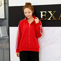 Красная женщина