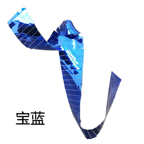 Свадебные блески шампуры, блестки зеркала, ленты ветра, празднование свадебного фестиваля цветочного искусства.