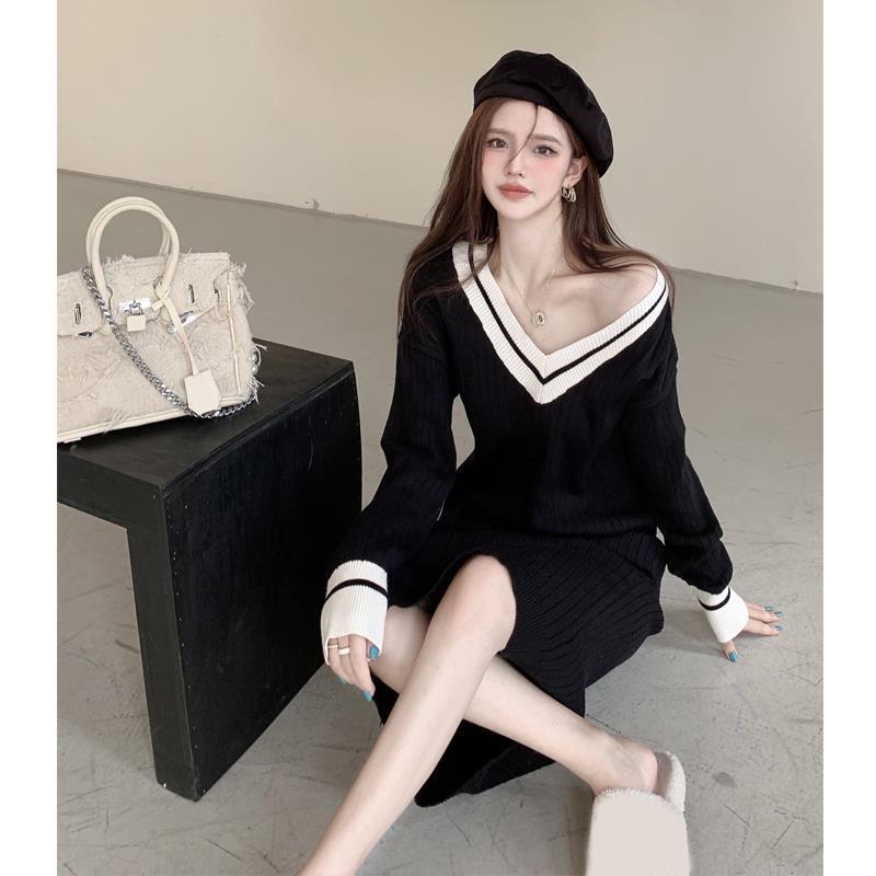 Hong Kong Style Black Knitted Sweater Dress for Women, Early Autumn V-Neck Gentle Long-Sleeve Base Dress, Mid-Length French Dress