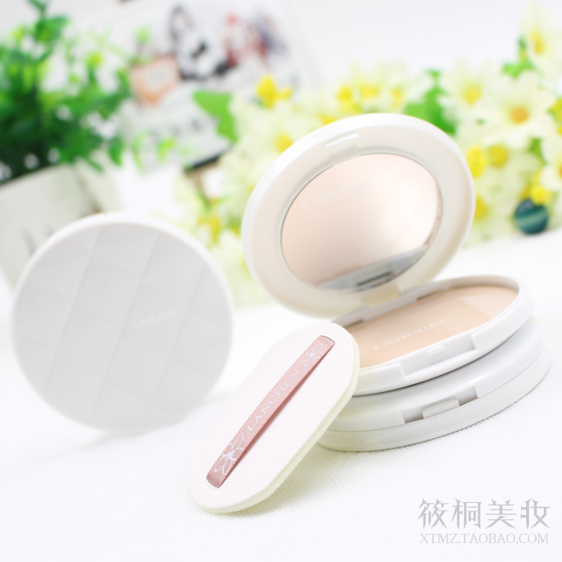 Blue show lụa mềm lụa satin phiên bản nâng cấp kiểm soát dầu dưỡng ẩm cách ly bột khô kéo dài trang điểm làm sáng màu da phấn phủ essance