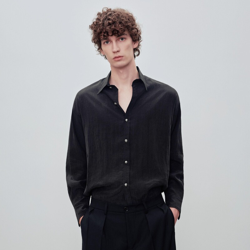 Masdoctor Shirt Has a Glossy, Dry Silk Texture, a Loose Fit, Black Color, High-End Natural Pearl Buttons, and Eternal Flowers