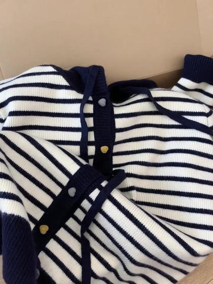 Super Stylish, Gentle and Lazy Style, Color-Blocked Striped Hooded Knit Cardigan for Women, New Autumn Korean Style Sweater Jacket, Trendy