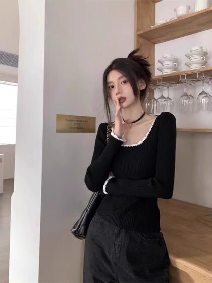 Beautiful Lace Square-Neck Base Shirt for Women, Suitable for Spring, Autumn, and Winter, Slim Fit, Pure and Desirable, Petite Size, Color-Blocking Inner Layer Top, Sweater for Women
