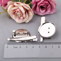 Серебряный разгрный большой круглый диаметр 3 см с зажимом