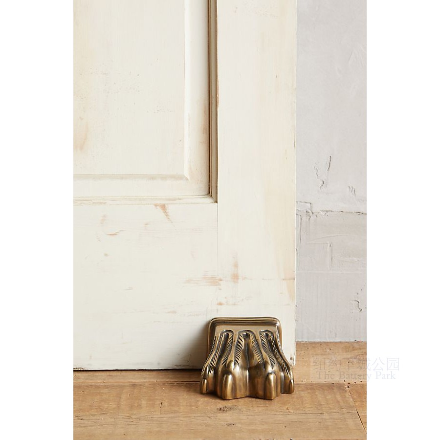 Spot New York Lower City Park Imports a small cute swallowing beast foot retro door stopper