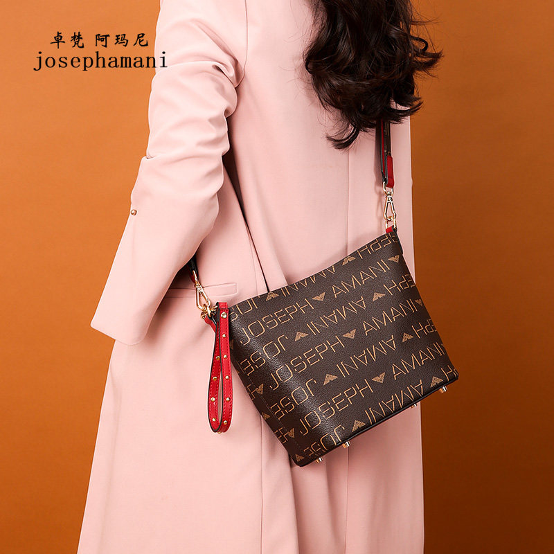 Zhuo Fan Armani bucket bag women 2019 new fashion wild messenger bag large capacity shoulder bag women bag