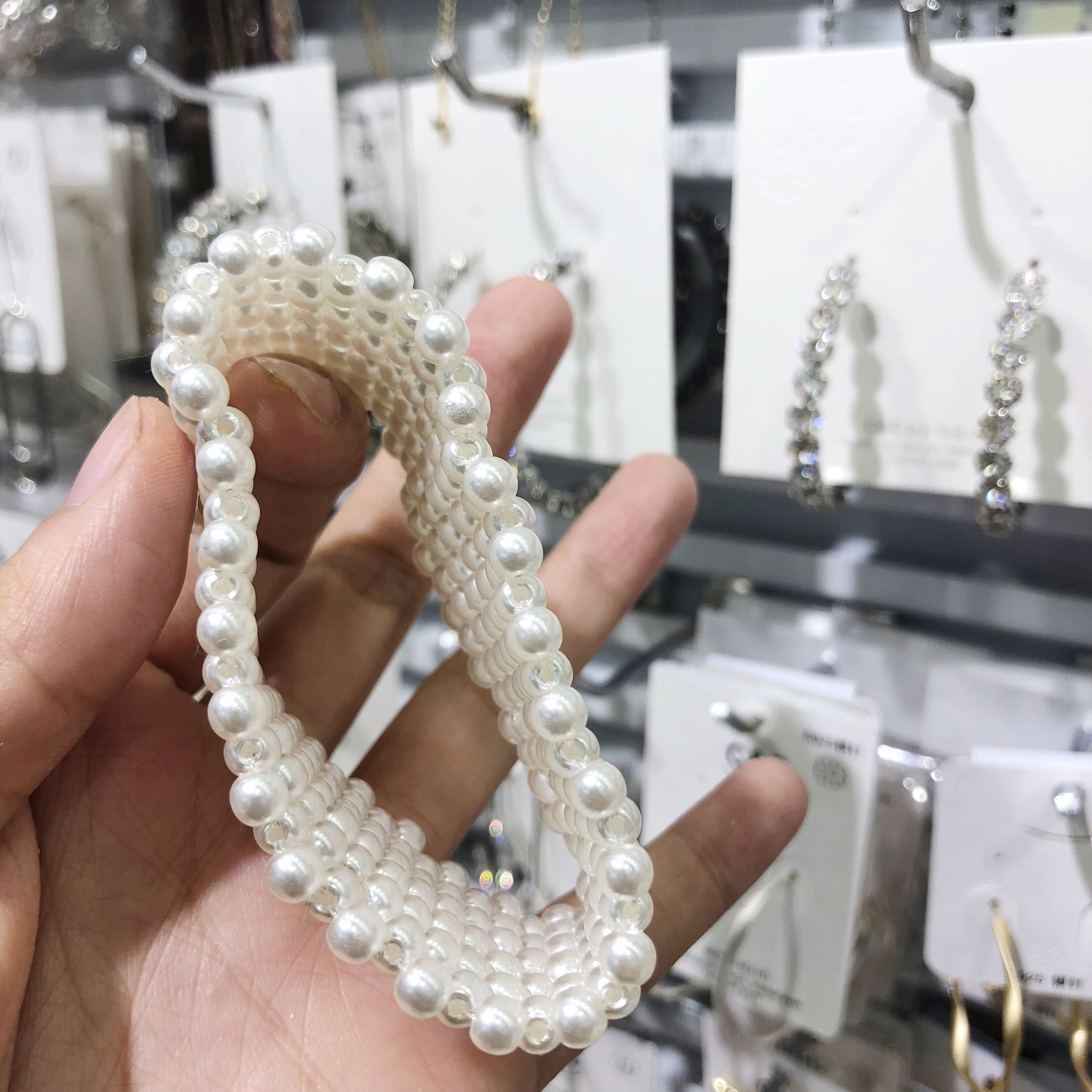 2 mảnh Châu Âu và Hoa Kỳ thời trang cá tính tự nhiên handmade tự nhiên dòng ngọc trai phiên bản rộng vòng đeo tay nữ vòng tay - Vòng đeo tay Cuff vòng cuff bạc