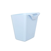 Синий маленький висящий ведро