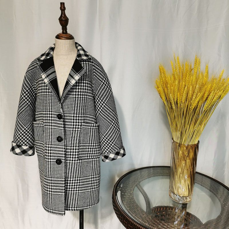 Children's black and white thousands of bird-in-face wool jacket boy single row of buttoned hair, great suit collar plaid outerwear