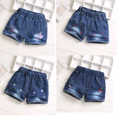 Các mẫu mùa hè giảm giá cho bé gái Quần short denim thêu thêu trẻ em mặc quần short 9,9 nhân dân tệ Quần short mới - Quần jean