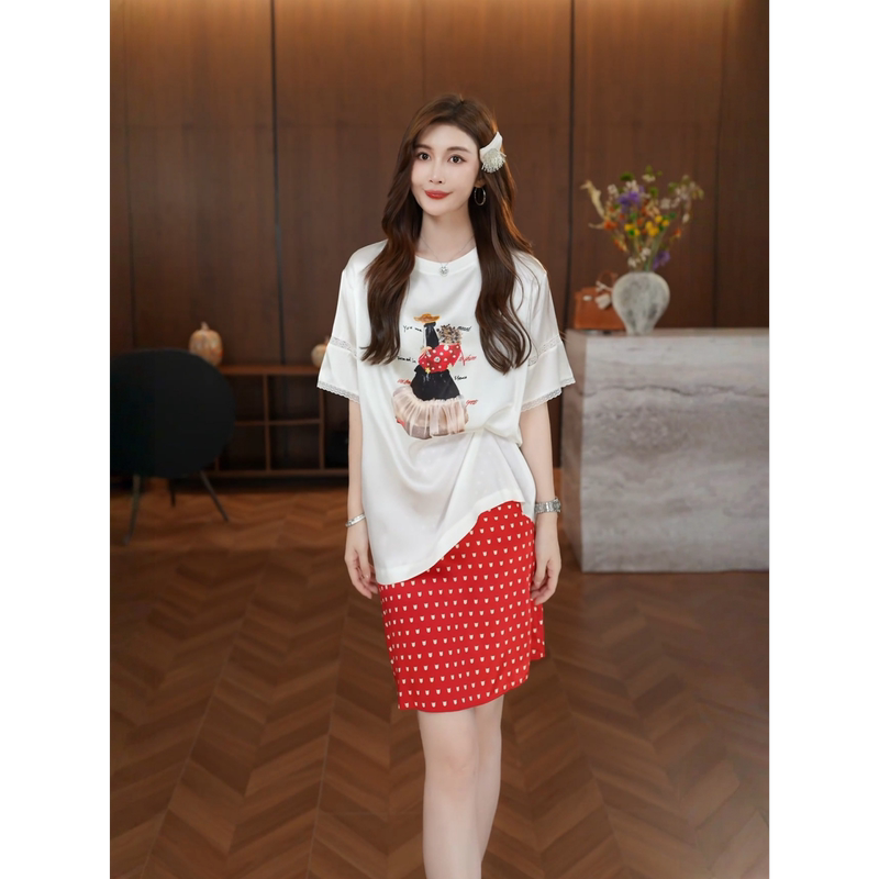 Tongyi [Fengyan] Oil Painting Girl Print Soft Light Lace Splicing Loose 19mm Silk Short-Sleeved T-Shirt for Women
