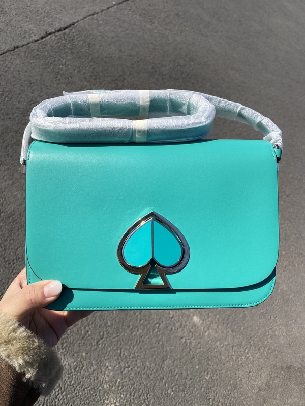 Kate Spade Has New Spring and Summer Models in Stock, Including the Peach Heart Twist-Lock Accordion Crossbody Bag Kate Spade Has New Spring and Summer Models in Stock, Including the Peach Heart Twist-Lock Accordion Crossbody Bag