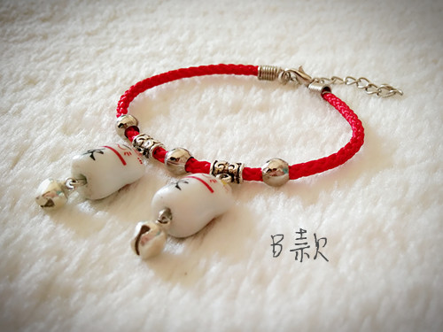 Vòng đeo tay bằng gốm chữ mèo Lucky Vòng đeo tay Tên tùy chỉnh Vòng đeo tay đơn giản Gửi bạn bè nam và nữ Gửi bạn cùng lớp - Vòng chân lắc chân nữ pnj