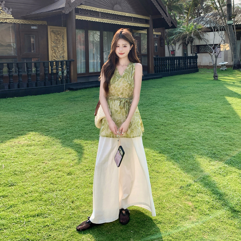 Green Ribbon Print Vest and Wide-Leg Pants Set 2026 New Women's Summer Forest Style Age-Reducing Lazy Style Two-Piece Set