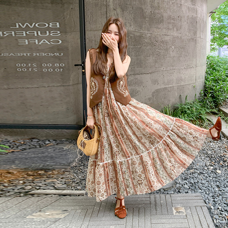 Coffee-Colored Ethnic Style Vest Dress Set 2026 New Women's Early Summer Bohemian Outfit French Floral Dress Coffee-Colored Ethnic Style Vest Dress Set 2026 New Women's Early Summer Bohemian Outfit French Floral Dress