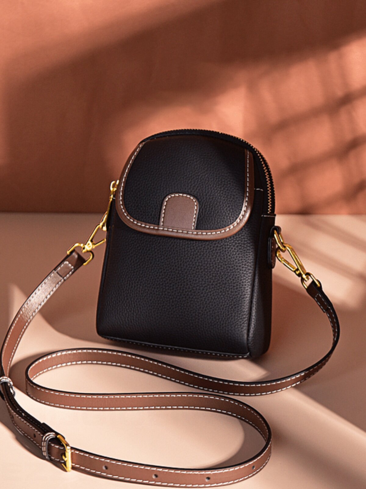French Mobile Phone Bag for Women, Crossbody 2026 New Stylish Small Bag, Genuine Leather, Fashionable and Versatile Single Shoulder Crossbody Bag for Women