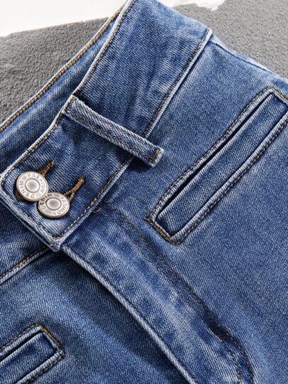 Hip-Lifting Jeans for Women, Slightly Flared, Slim Fit, 2026 Spring New Fashion, High-Waisted, Popular Bell-Bottom Pants for Petite Figures