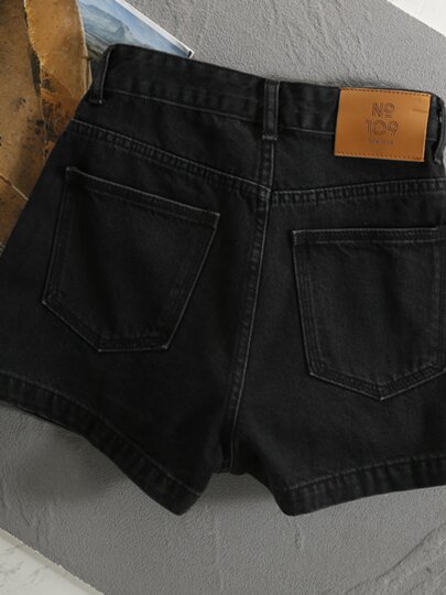 Black Denim Shorts for Women, Loose Fit, New 2025 European Style, High-End Fashion, A-Line, High-Waisted, Wide-Leg, Petite Hot Pants