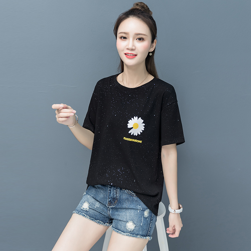 Ít Daisy 2020 Casual mới ngắn tay áo thun nữ Loose Hàn Quốc mùa hè thời trang ăn mặc nửa tay áo