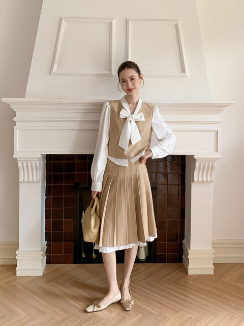 Xxning British Style Fake Two-Piece Lace-Up Top and Skirt Set for Women, New Spring Style, Rich Lady Temperament Two-Piece Set