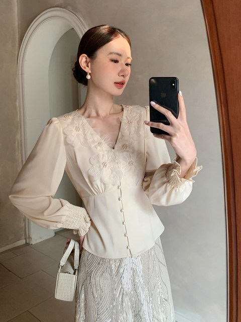 Xxning French Petal V-Neck Palace-Style Shirt for Women 2025 Autumn New Design Fairy-Like Top