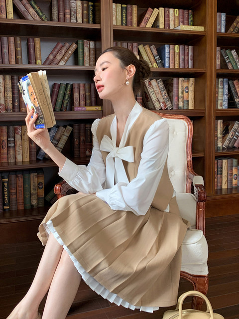 Xxning British Style Fake Two-Piece Lace-Up Top and Skirt Set for Women, New Spring Style, Rich Lady Temperament Two-Piece Set