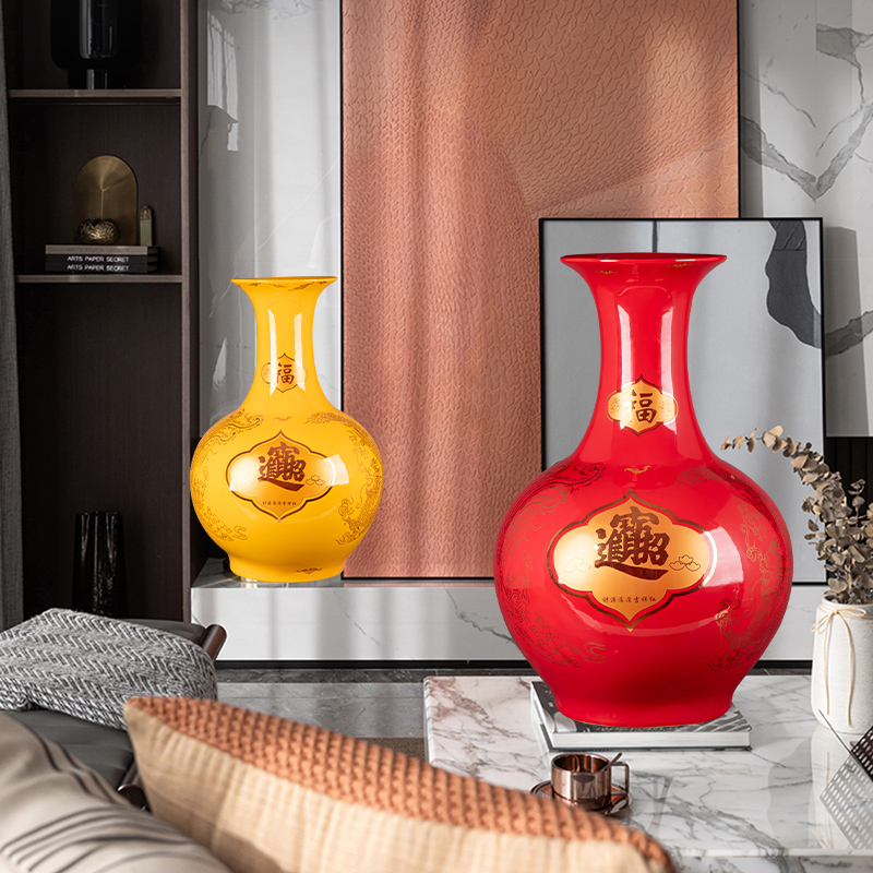 Jingdezhen ceramics China red vase furnishing articles of Chinese style restoring ancient ways is rich ancient frame TV ark adornment large living room