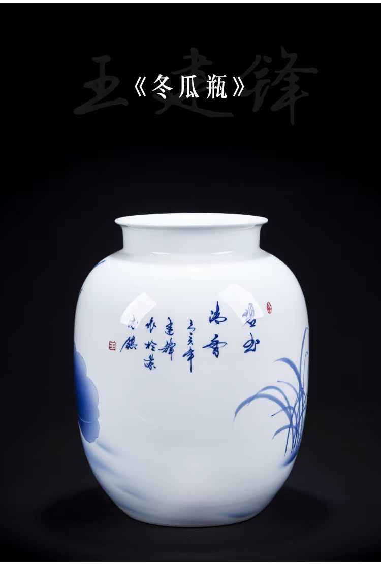 Jingdezhen ceramic hand - made of new Chinese blue and white porcelain vase pomegranate bottle place to live in the living room TV cabinet decoration