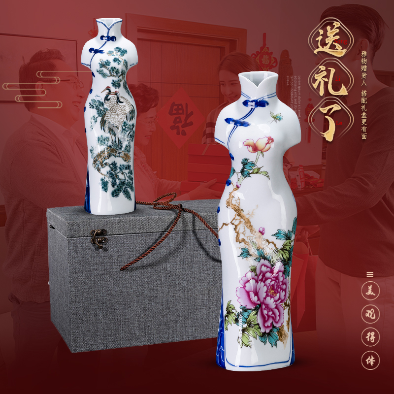 Blue and white cheongsam jingdezhen ceramics hand - made furnishing articles sitting room ark, rich ancient frame home decoration creative process