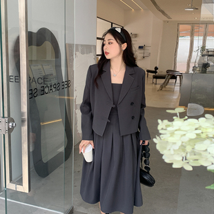 韩洛嘉吊带裙外套两件套