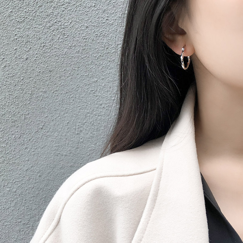 S925 pure silver minimalist about wave ear buckle lukewarm and twist-in-ear fashion earrings harbor wind ear pin small female