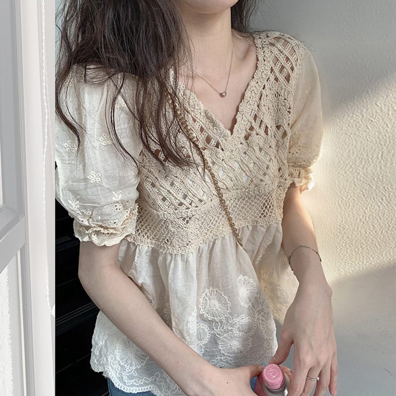 Collarless shirt women's summer 2022 new French design sense small bubble sleeve short-sleeved baby shirt chic top