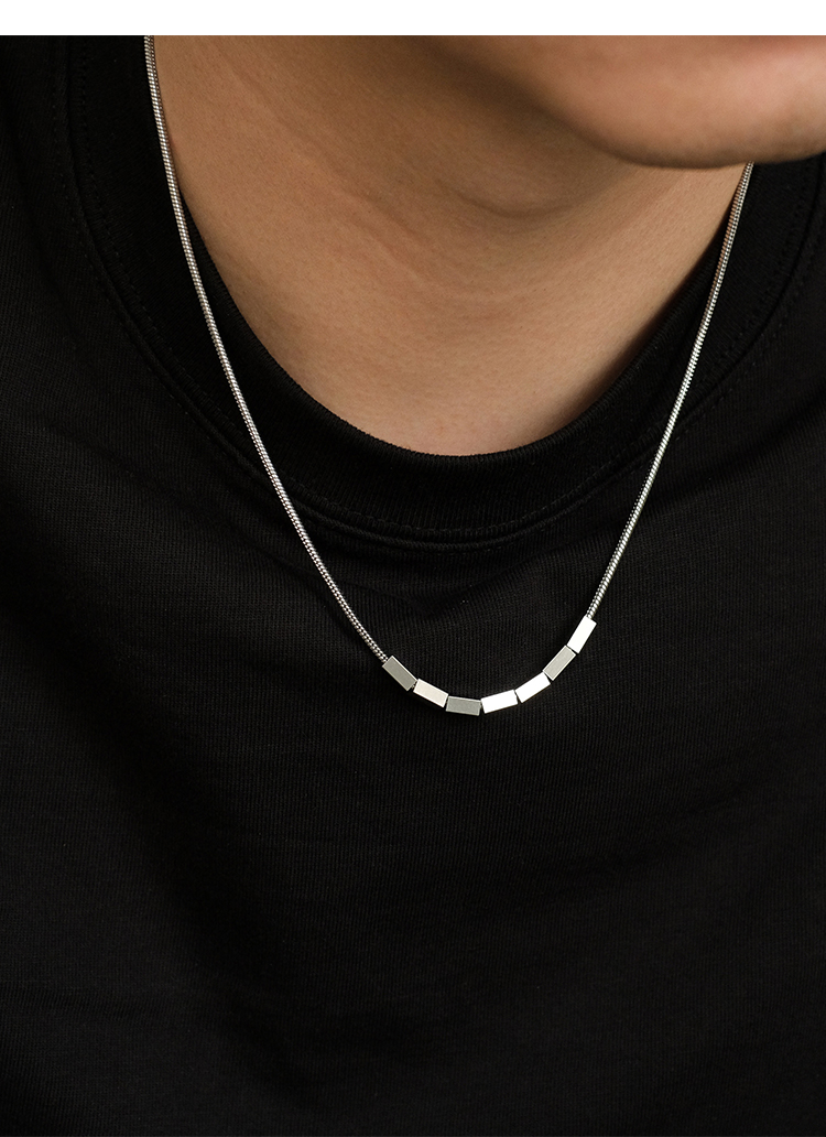 Rectangular necklace with minimalist hip-hop rap trendsetter fitness Instagram versatile titanium steel lock bone chain_voghion.com