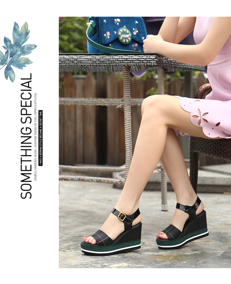 Gui Fu Ni mới Châu Âu trạm thời trang dép da wedge với nền tảng nền tảng không thấm nước cao gót hở ngón dép phụ nữ sandal nữ