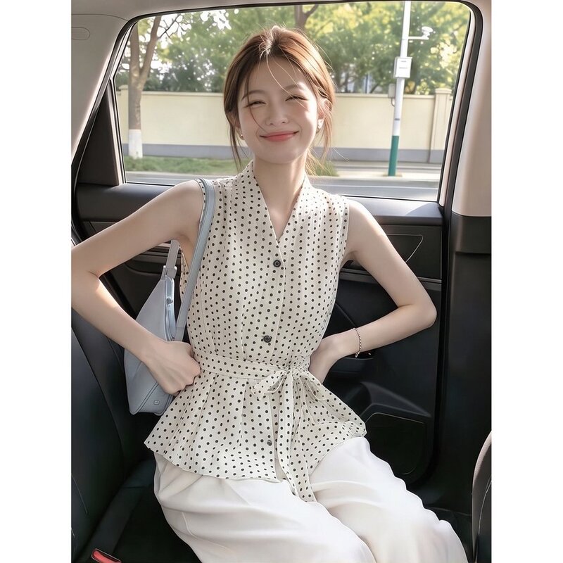 Hong Kong Style Tie-Up Polka Dot Waist-Cinching Sleeveless Shirt for Women, Summer Vintage Workplace Aesthetic, Fashionable, Chic and Stunning Blouse