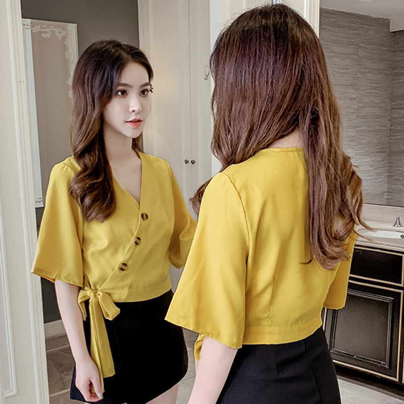 2022 summer New temperament V-neck bow bow buckle irregular short sleeve foreign pie shirt women short chiffon top