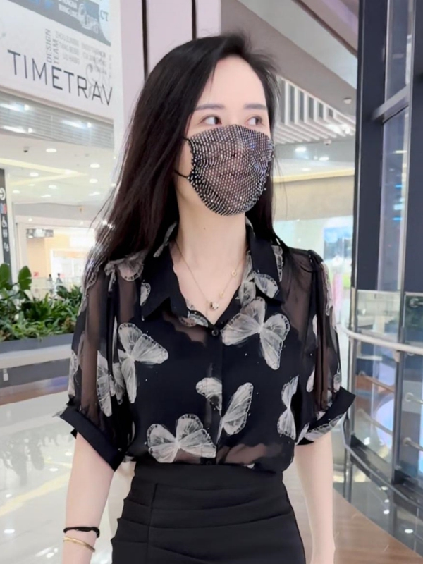 Butterfly Print Chiffon Shirt for Women, Summer 2025 New Style, Elegant, Age-Reducing, Unique, Beautiful Blouse, Slightly Sheer Short-Sleeved Top