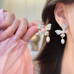 ຝຣັ່ງ retro oil painting earrings butterfly pearl earrings ວັນນະຄະດີ earrings ວັດຖຸບູຮານຂອງແມ່ຍິງສູງທີ່ສຸດບໍ່ເຈາະຫູ clips