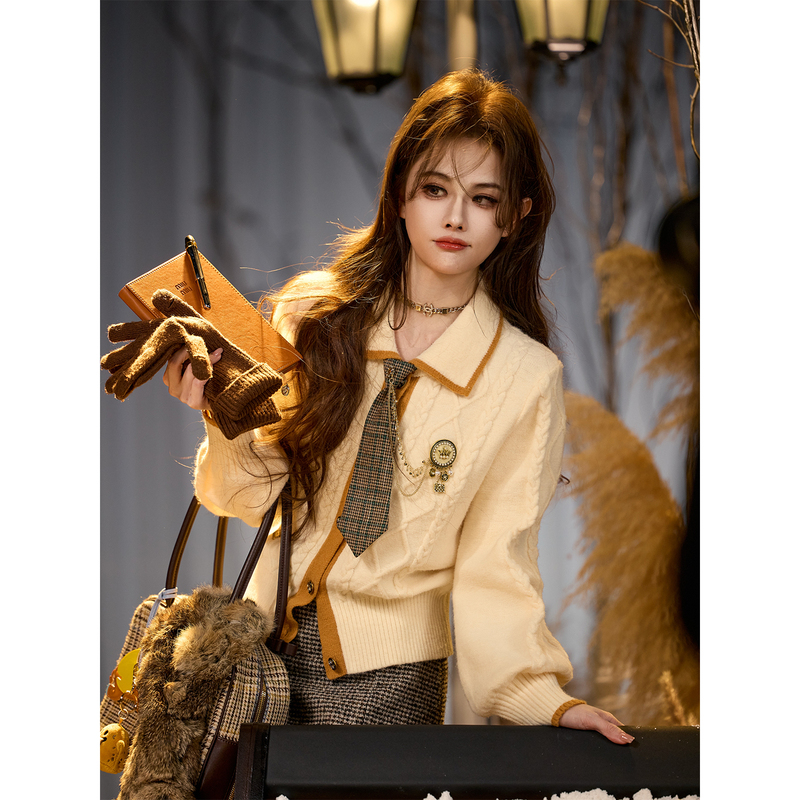 Tuntun Autumn/Winter [Gingerbread House] Caramel Flavor Girly Retro College Tie Brooch Chain Sweater