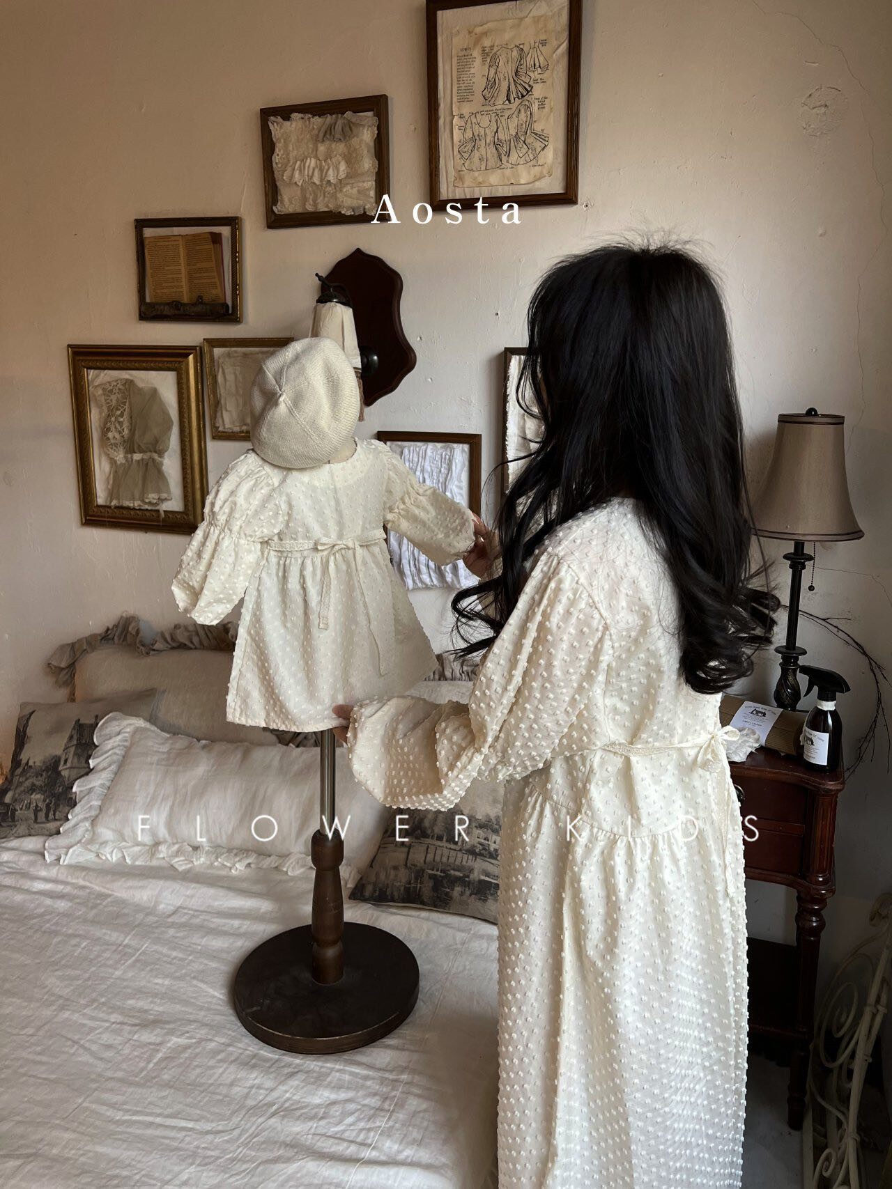 Flowers Pediatrics Korea Children's Clothing 22 Spring New Aosta Girl Fields Garden Shatterflower Lantern Sleeves Han's parent-child foreign dress