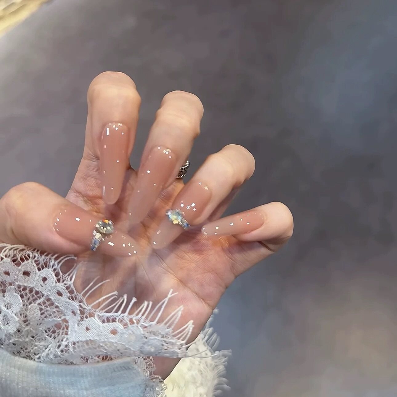 2026 hot style ring with diamonds, sparkling and clear manicure