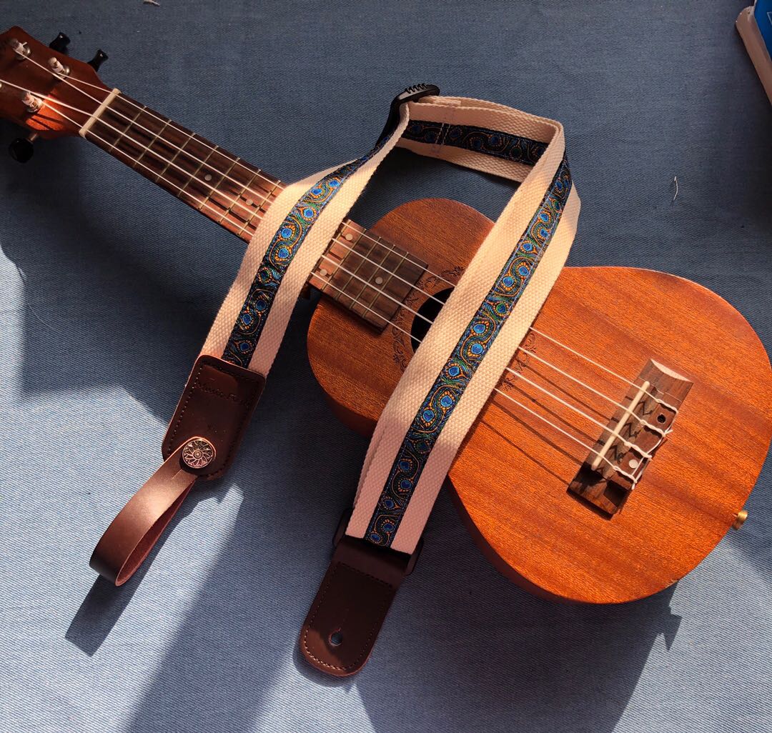 Original elegant peacock feather ukulele baby bag ukulele strap small guitar baby bag