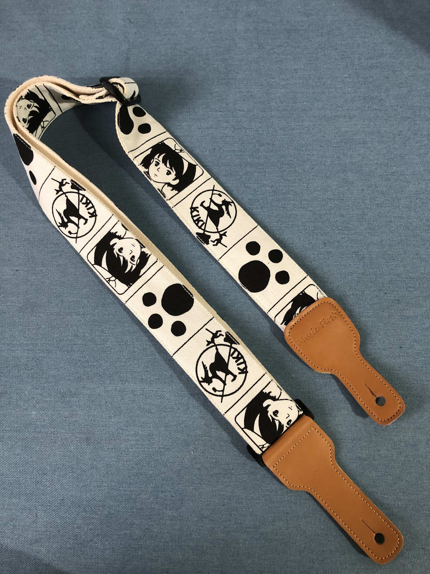 Original pure handmade cartoon girl and witch beige universal guitar strap suitable for electric guitar acoustic guitar